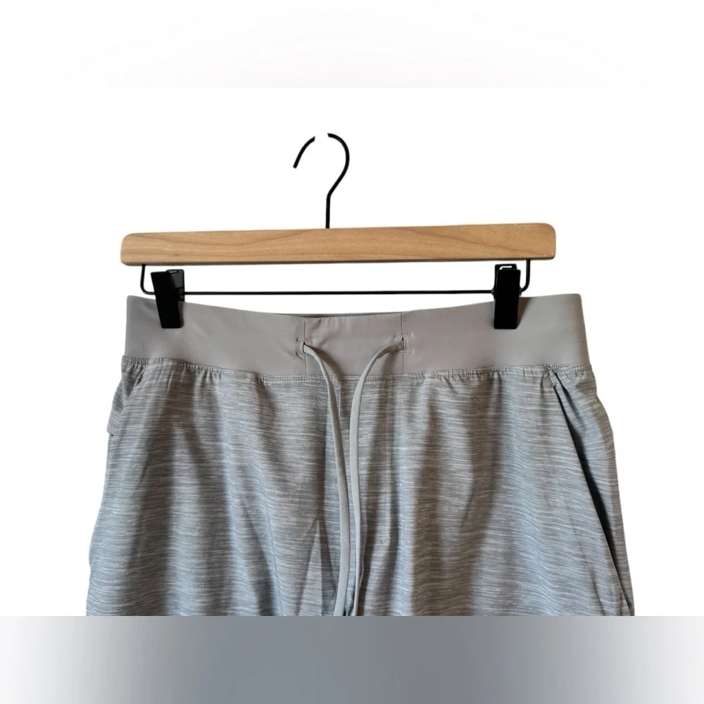 Lululemon Men’s The 9” Linerless Short Size M with Liner